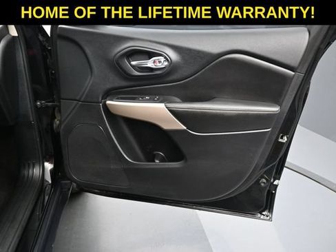 Used 2018 Jeep Cherokee Limited AWD/4WD image 50