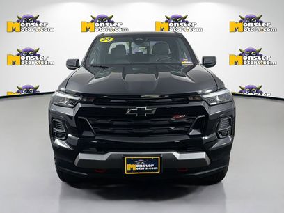 Used 2024 Chevrolet Colorado Z71 w/ Z71 Convenience Package 2