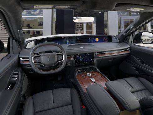 New 2025 Lincoln Navigator Black Label AWD/4WD image 9