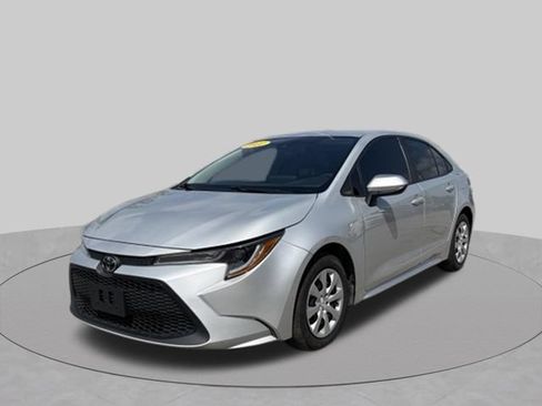 Used 2022 Toyota Corolla LE FWD image 1