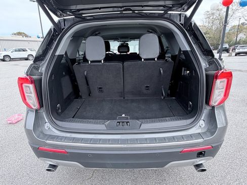 Used 2023 Ford Explorer Limited image 8