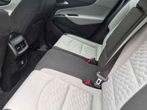 Used 2018 Chevrolet Equinox LS FWD image 20