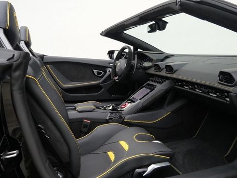 Used 2024 Lamborghini Huracan EVO AWD/4WD image 23