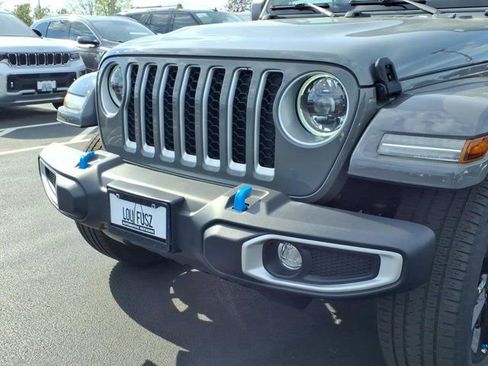 Used 2023 Jeep Wrangler Unlimited Sahara w/ Cold Weather Group AWD/4WD image 34