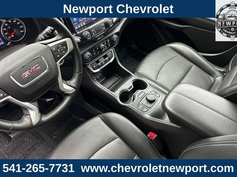 Used 2023 GMC Terrain SLT w/ Tech Package image 11