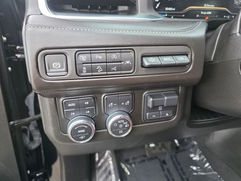 Used 2024 GMC Yukon XL Denali Ultimate AWD/4WD image 29