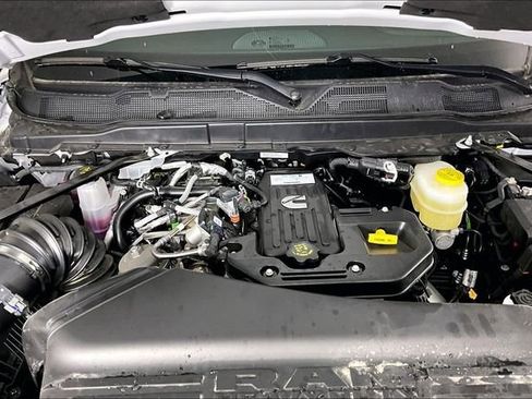 New 2026 RAM 2500 Laramie AWD/4WD image 2