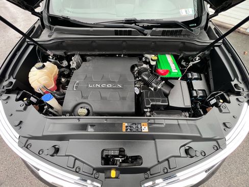 Used 2017 Lincoln MKX Reserve w/ Driver Assistance Package image 33