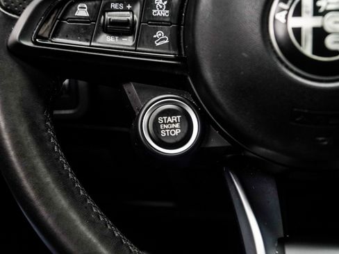 Used 2023 Alfa Romeo Stelvio Veloce image 34