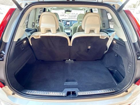 Used 2022 Volvo XC90 T6 Inscription w/ Lounge Package image 30