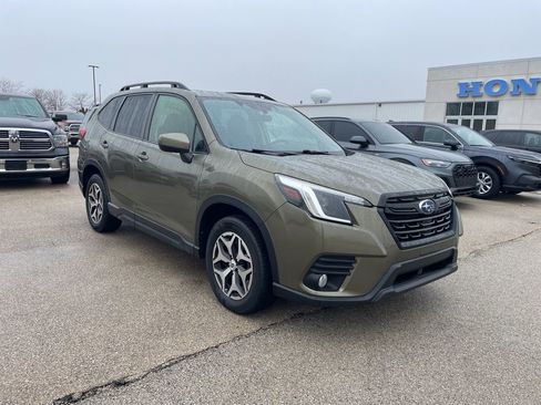 Used 2022 Subaru Forester Premium image 1