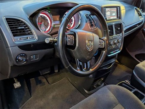 Certified 2020 Dodge Grand Caravan SE image 11