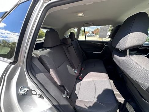 Used 2025 Toyota RAV4 LE AWD/4WD image 9