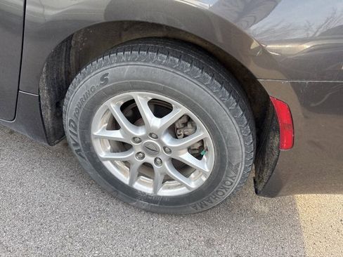 Used 2021 Chrysler Voyager Lxi image 7