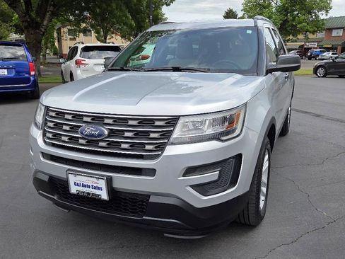 Used 2017 Ford Explorer 4WD image 3