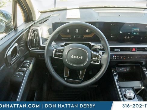 Used 2025 Kia Sorento EX AWD/4WD image 5