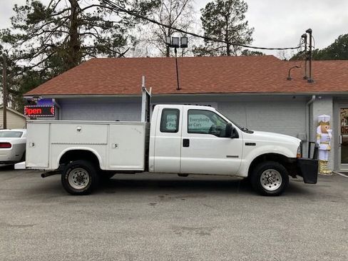Used 2004 Ford F350 XL image 4