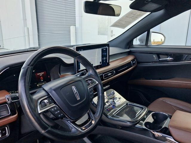 Used 2023 Lincoln Nautilus Reserve AWD/4WD image 12