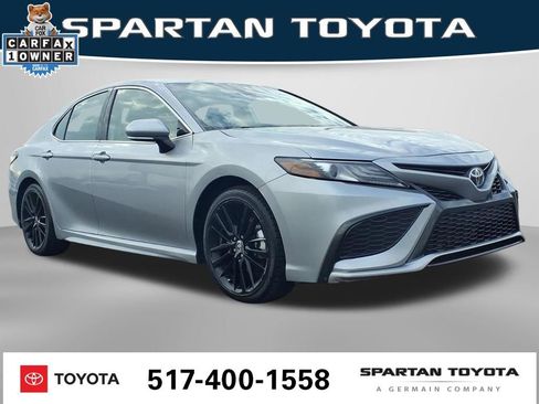 Used 2023 Toyota Camry XSE FWD image 5