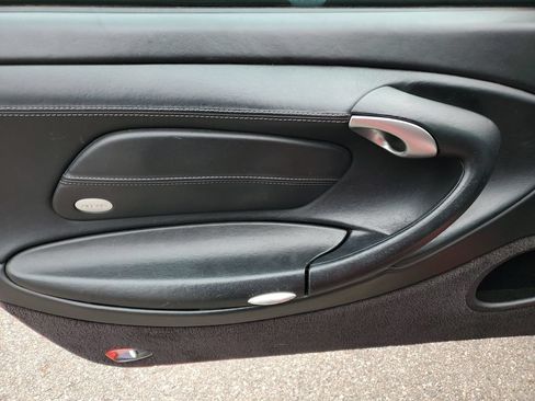 Used 2001 Porsche 911 Carrera RWD image 12