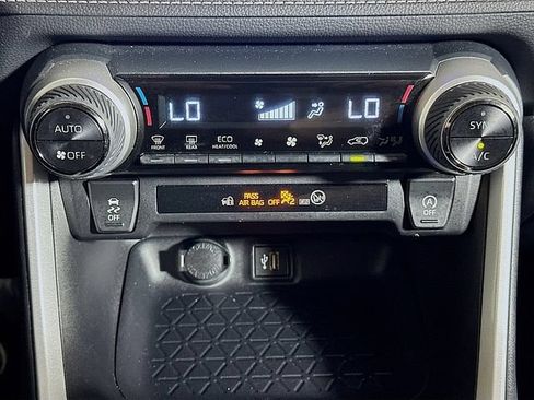 Used 2025 Toyota RAV4 XLE AWD/4WD image 16