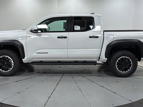 New 2026 Toyota Tacoma TRD Off-Road image 8