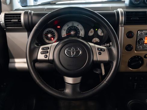 Used 2014 Toyota FJ Cruiser 4WD w/ Upgrade Package image 12