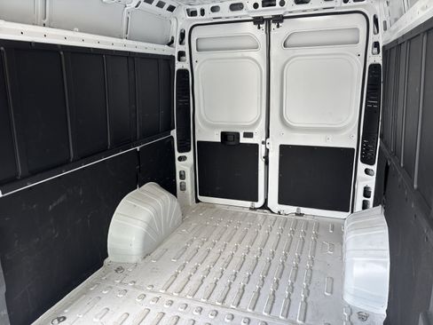 Used 2026 RAM ProMaster 2500 w/ Convenience Group FWD image 19