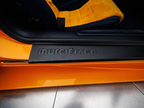 Used 2005 Lamborghini Murcielago Roadster AWD/4WD image 40