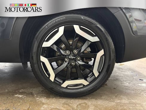 Used 2024 Kia Telluride EX w/ EX Captain's Chair Package AWD/4WD image 37