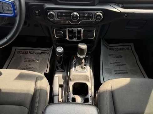 Used 2021 Jeep Gladiator Sport AWD/4WD image 20