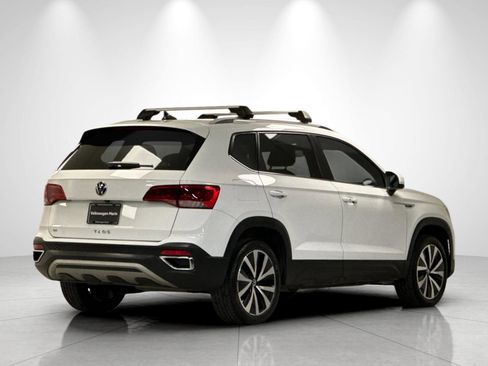 Used 2023 Volkswagen Taos SE FWD image 5