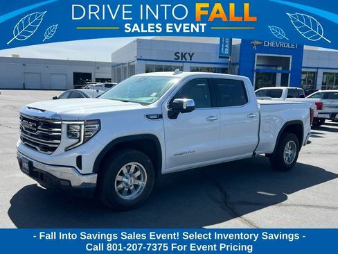 Used 2022 GMC Sierra 1500 SLT w/ SLT Convenience Package AWD/4WD image 1