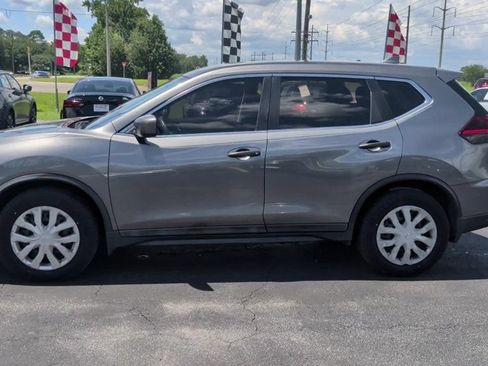 Used 2018 Nissan Rogue S FWD image 5
