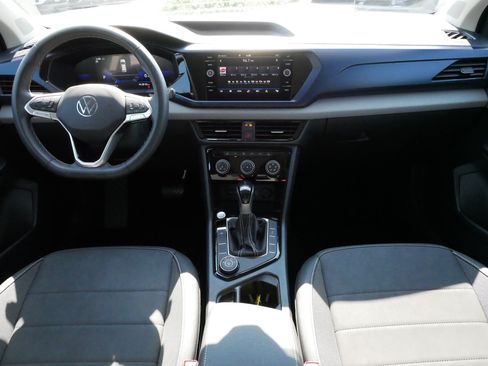 Certified 2023 Volkswagen Taos SE w/ Panoramic Sunroof Package AWD/4WD image 10