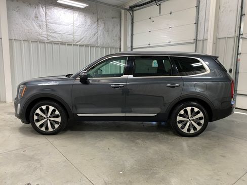 Used 2020 Kia Telluride S AWD/4WD image 3