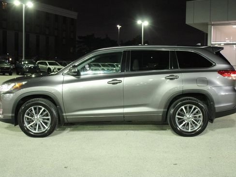 Used 2018 Toyota Highlander XLE image 8
