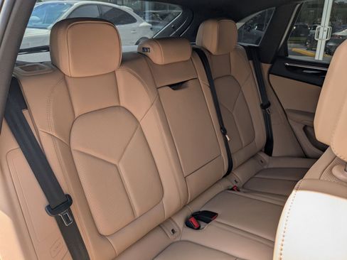 New 2026 Porsche Macan image 25