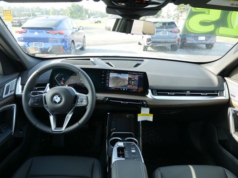 New 2025 BMW X1 xDrive28i w/ Technology Package image 17