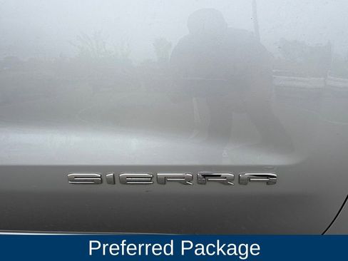 Used 2019 GMC Sierra 1500 SLE w/ SLE Value Package image 4