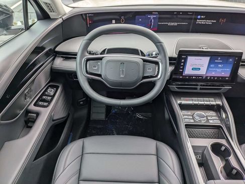 New 2026 Lincoln Nautilus Premier AWD/4WD image 16