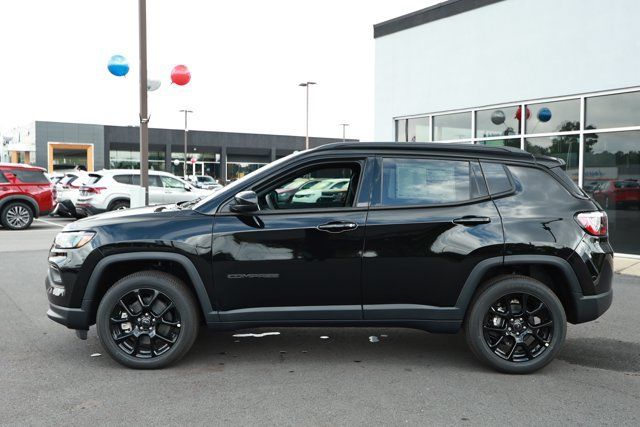 New 2026 Jeep Compass Latitude AWD/4WD image 9