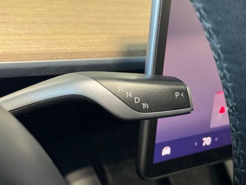 Used 2023 Tesla Model Y Long Range AWD/4WD image 23
