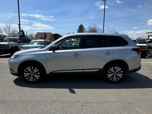Used 2020 Mitsubishi Outlander AWD image 6