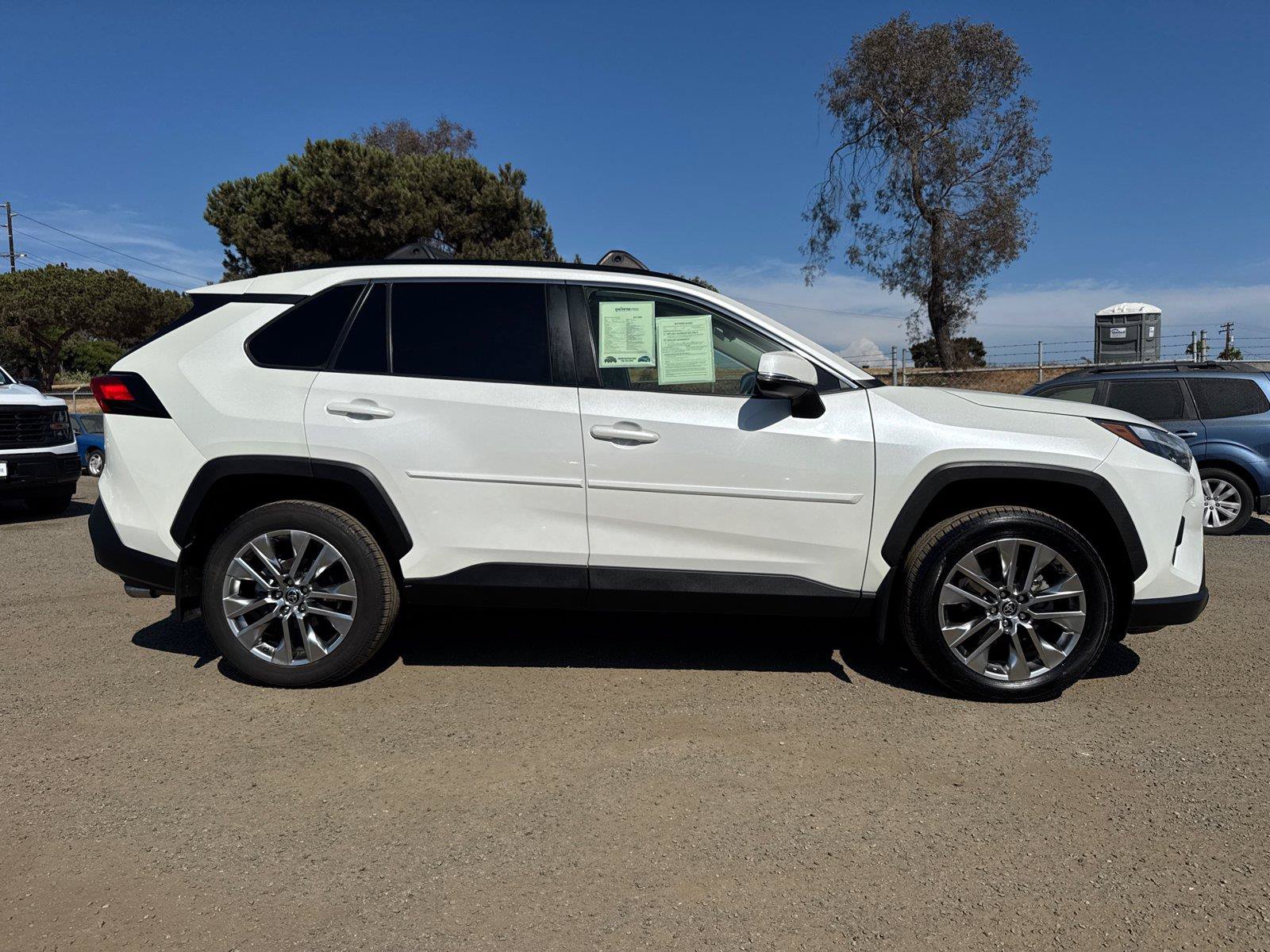 Used 2022 Toyota RAV4 XLE Premium w/ Carpet Mat Package (TMS) AWD/4WD image 7