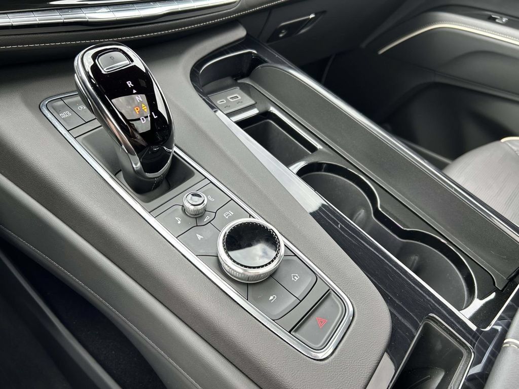 Certified 2023 Cadillac Escalade Sport AWD/4WD image 25