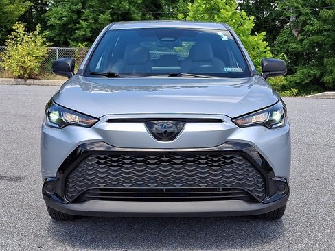 Used 2023 Toyota Corolla Cross AWD Hybrid image 2