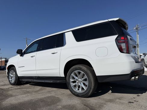 Used 2023 Chevrolet Suburban Premier image 5
