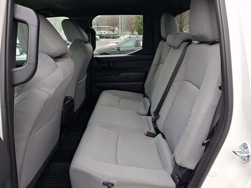 Certified 2025 Toyota Tacoma SR5 AWD/4WD image 10