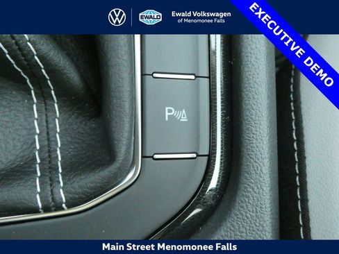 New 2025 Volkswagen Taos SE image 19